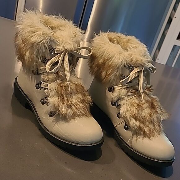 Wanted Stratton Cream Faux Fur Lined Boots - Picture 2 of 11